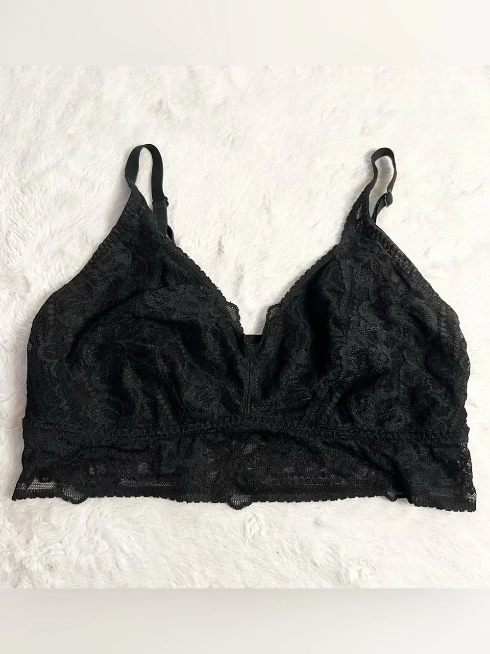 VS PINK Black Lace Bralette Size Large Wireless Comfortable